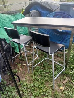 Bar Table With 2 bar stools metal and wood
