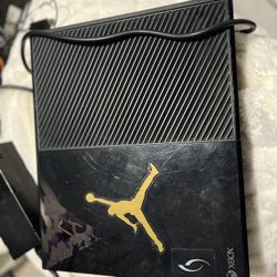 Xbox One With New Controller and headset With 5 Games