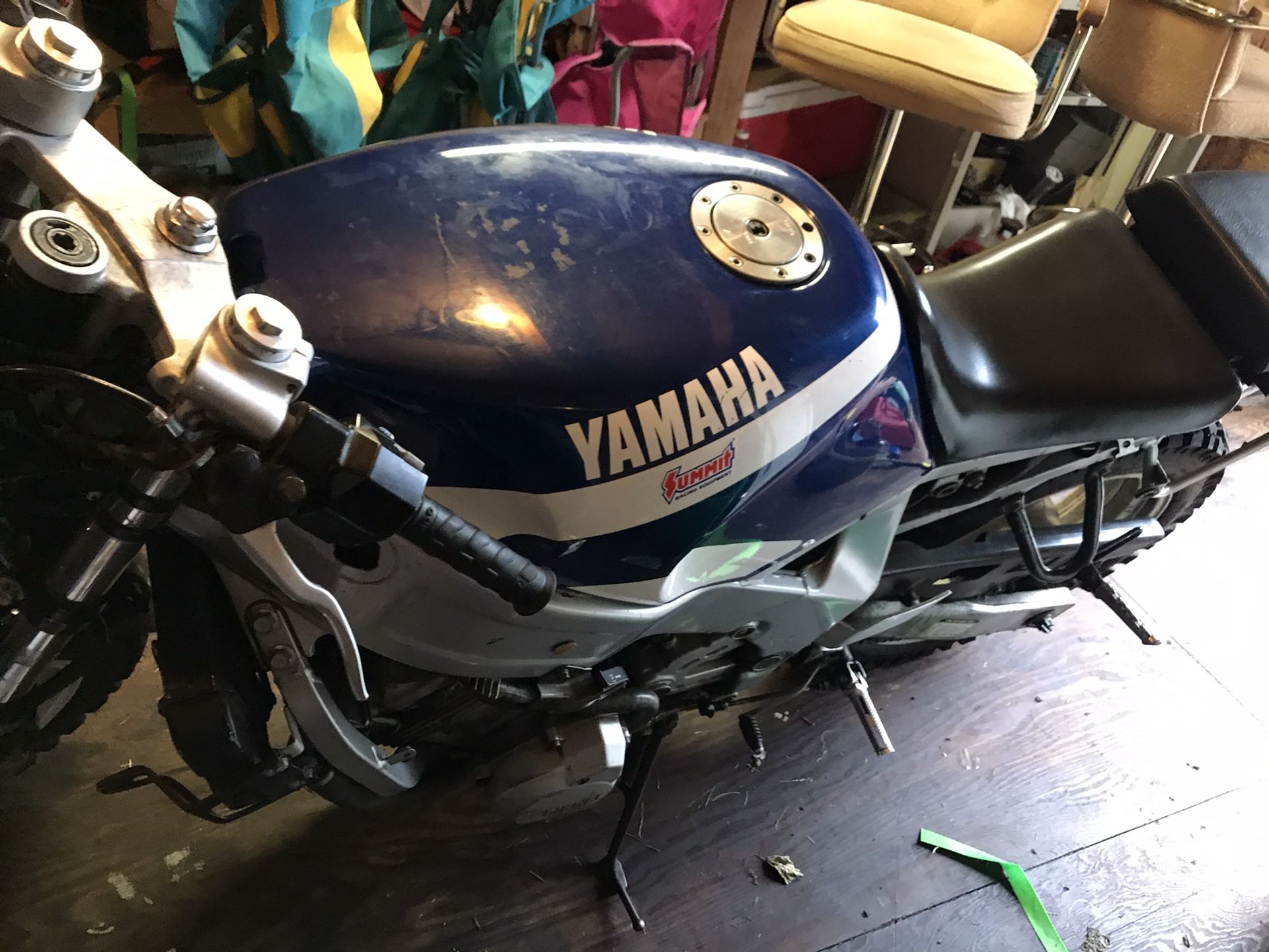 Yamaha fzr 600r