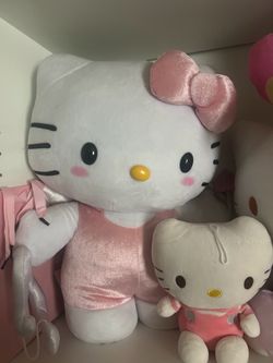 Hello Kitty Cupid greeter