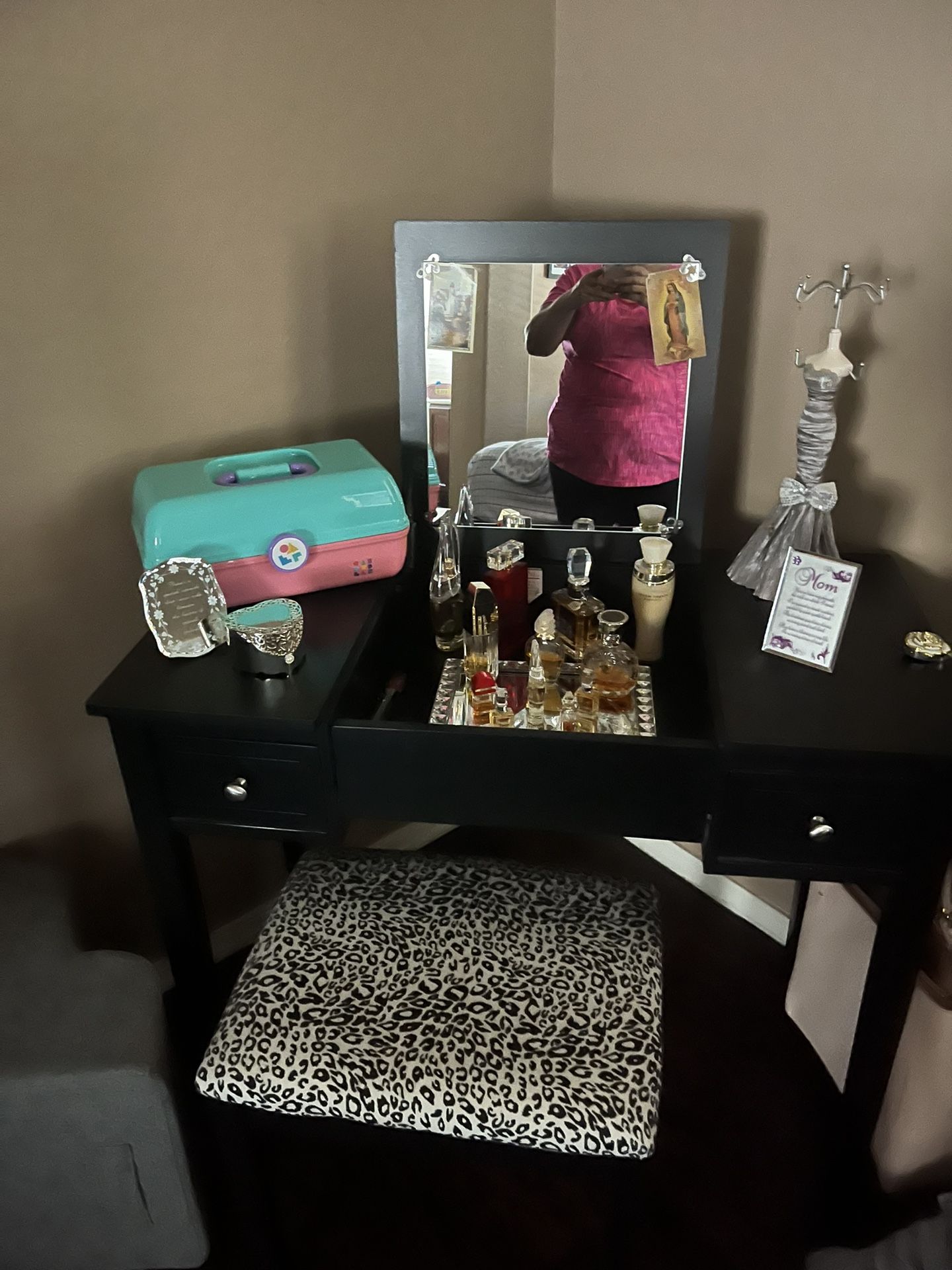 Black Vanity With Mirror 