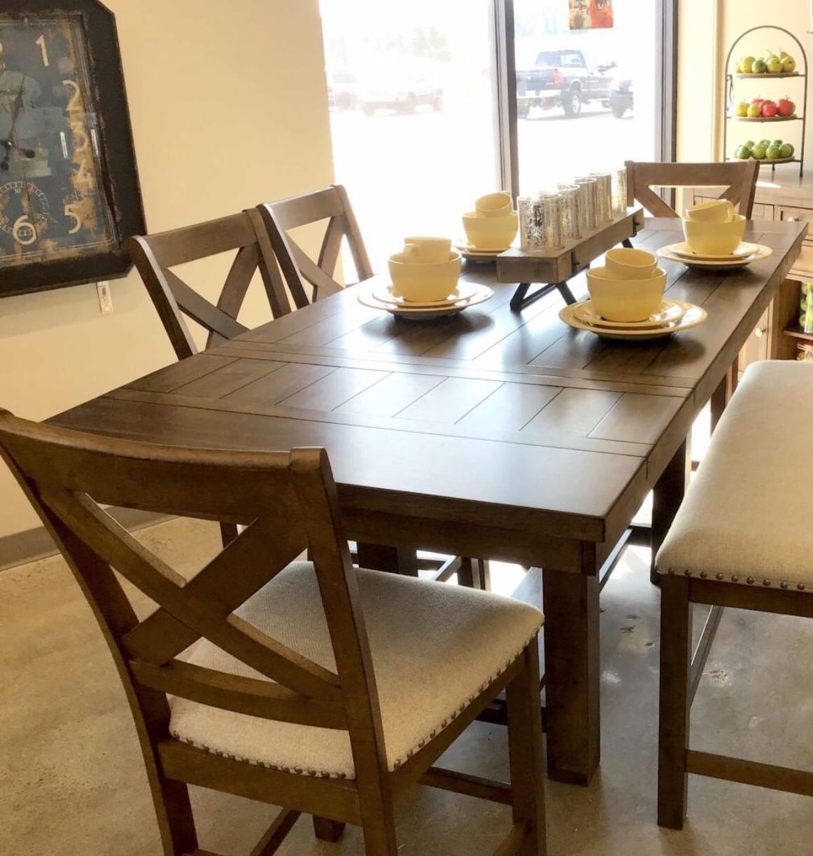 Moriville Grayish Brown Counter Height Set (Dining table and Chairs)