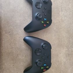 Two Original XBOX One Controllers Great Condition 