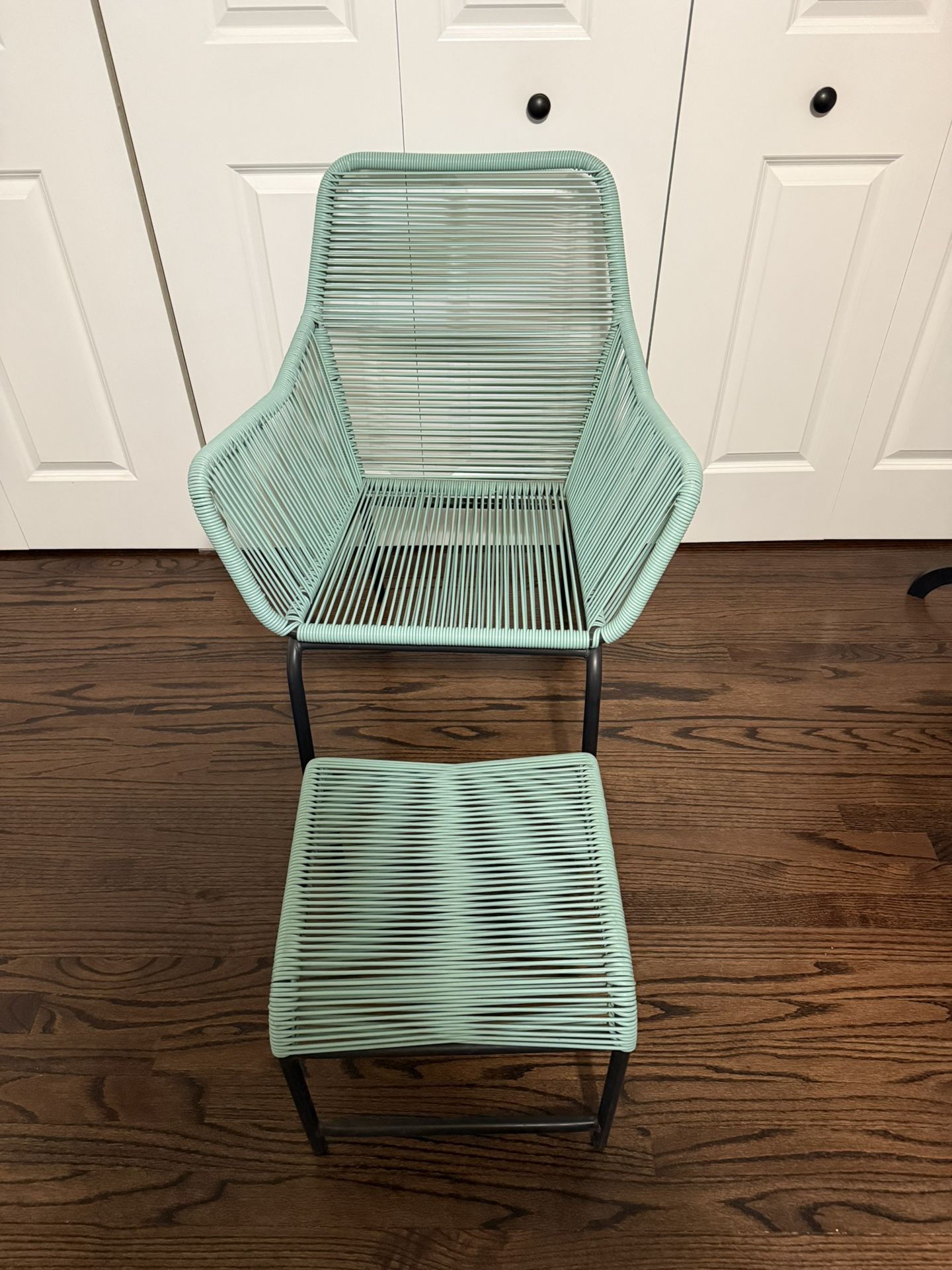 Teal Plastic Rope Weave Chair W/Foot Stool