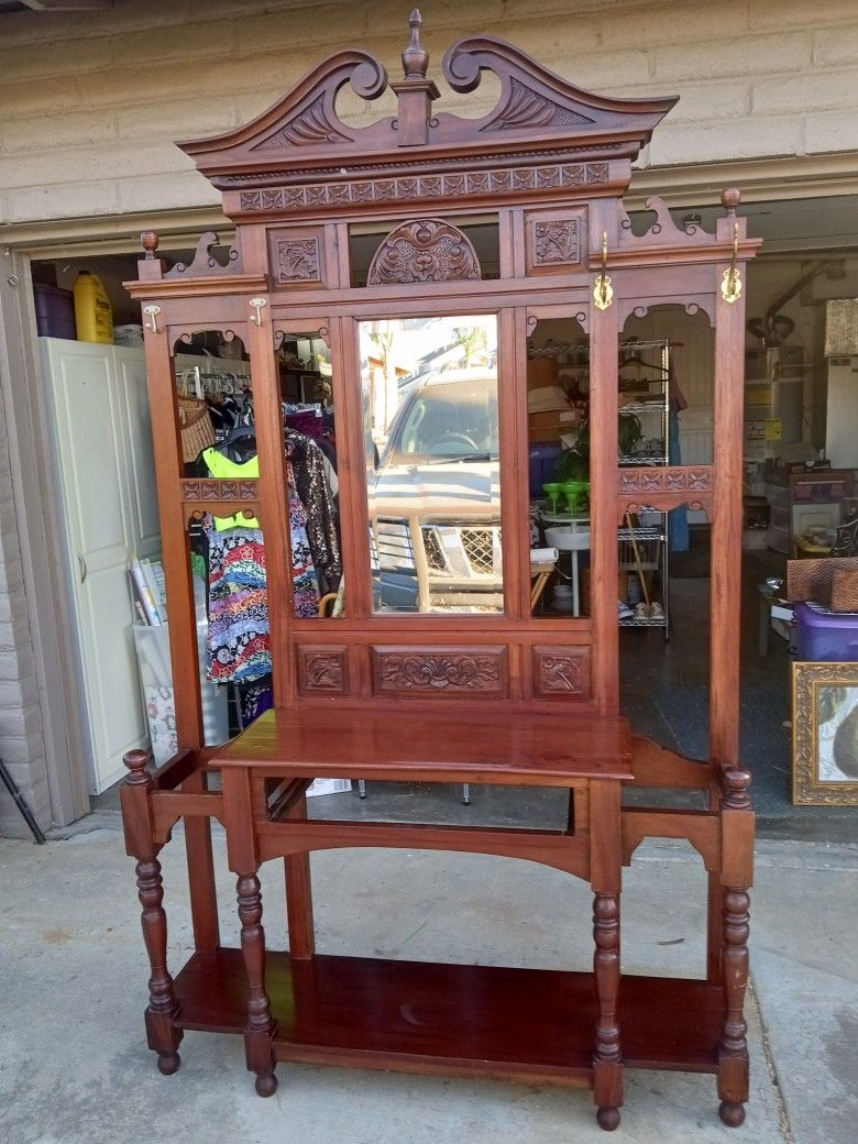 BEAUTIFUL LARGE HALL TREE WITH BEVELED MIRROR