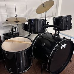 Complete 7 Piece Drum Set