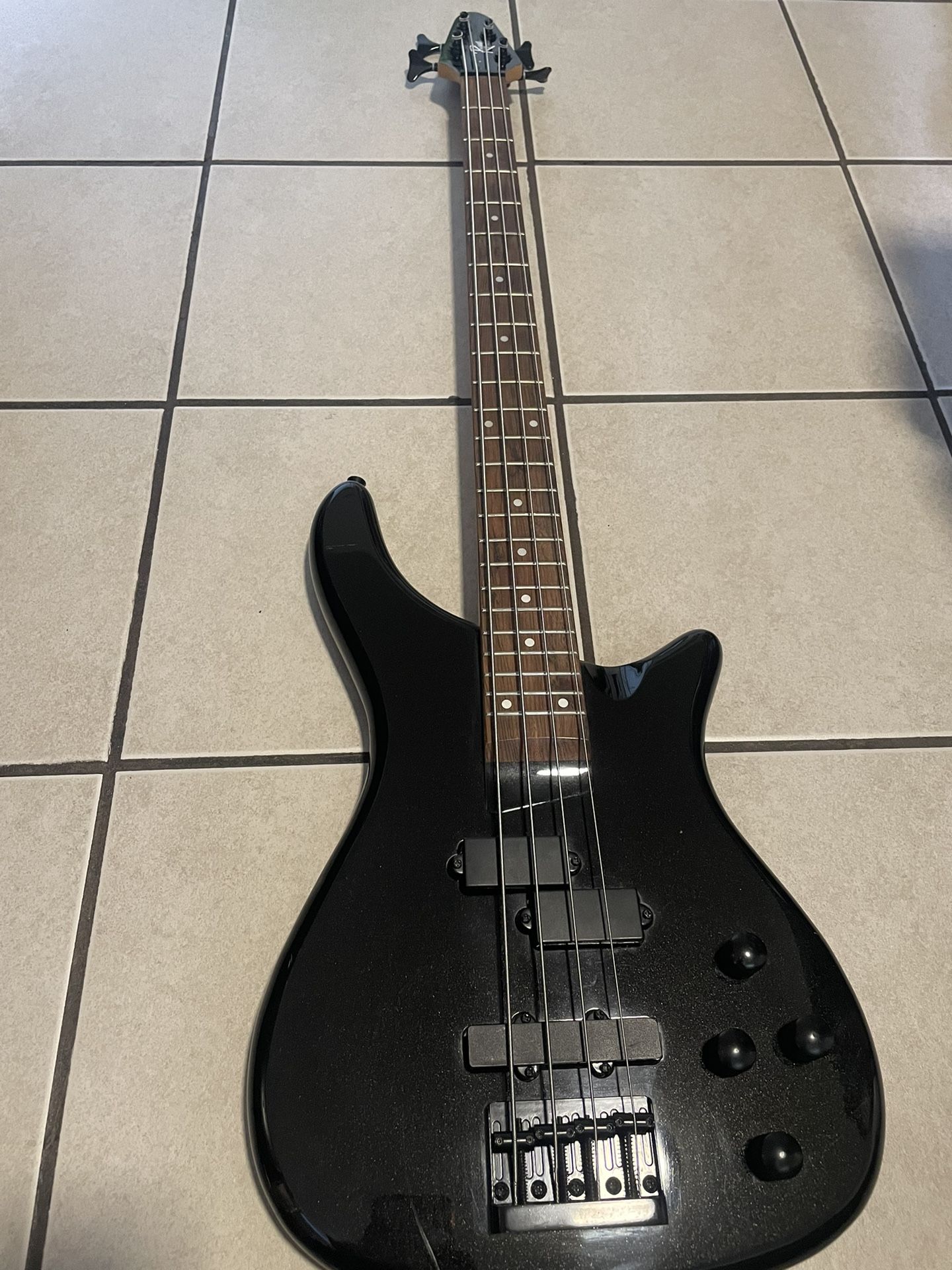 Rogue bass guitar 4 string