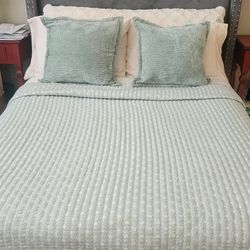 Upholstered FULL SIZE bed 