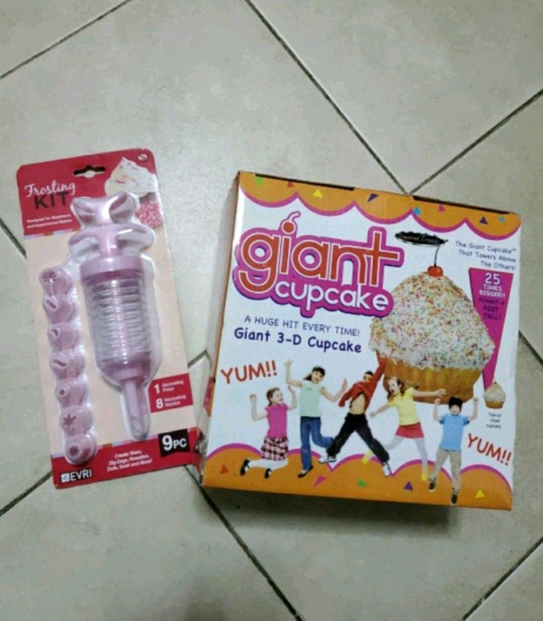 Giant Cupcake and Frosting Kit