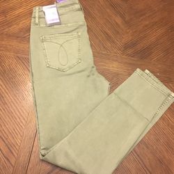 NWT CK women jeans size 4 inseam 27”