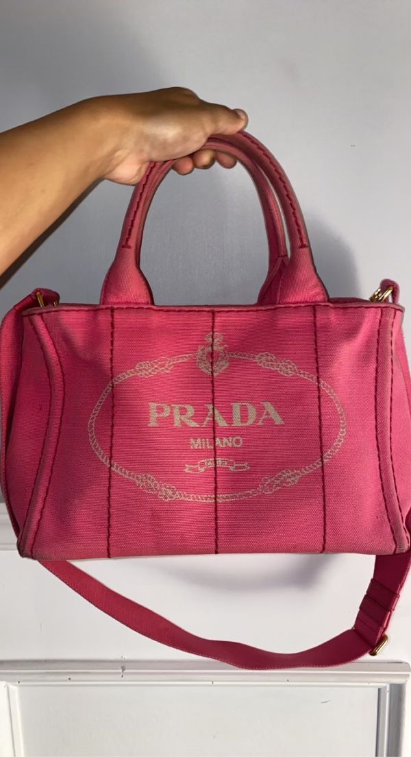 Prada canapa tote 100% AUTHENTIC
