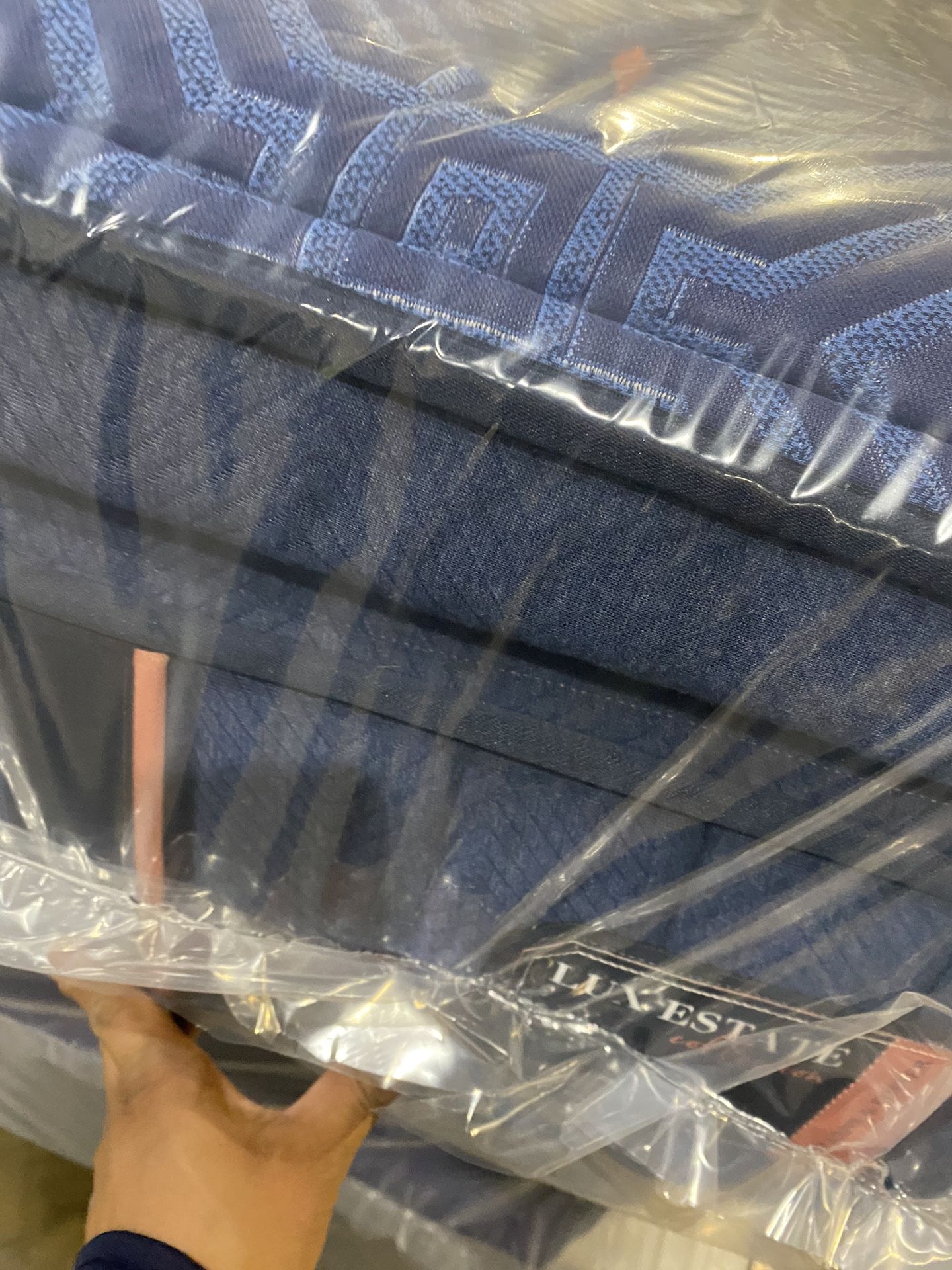 Mattress Stearns And Foster Pillow Top Lux Estate Médium Queen Size Brand New