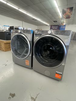 Whirlpool Set - 5 Cu Ft Washer & Gas 7.4 Cu Ft Dryer - Silver