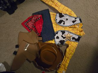 Disney Woody cowboy costume 4t 7 pieces total
