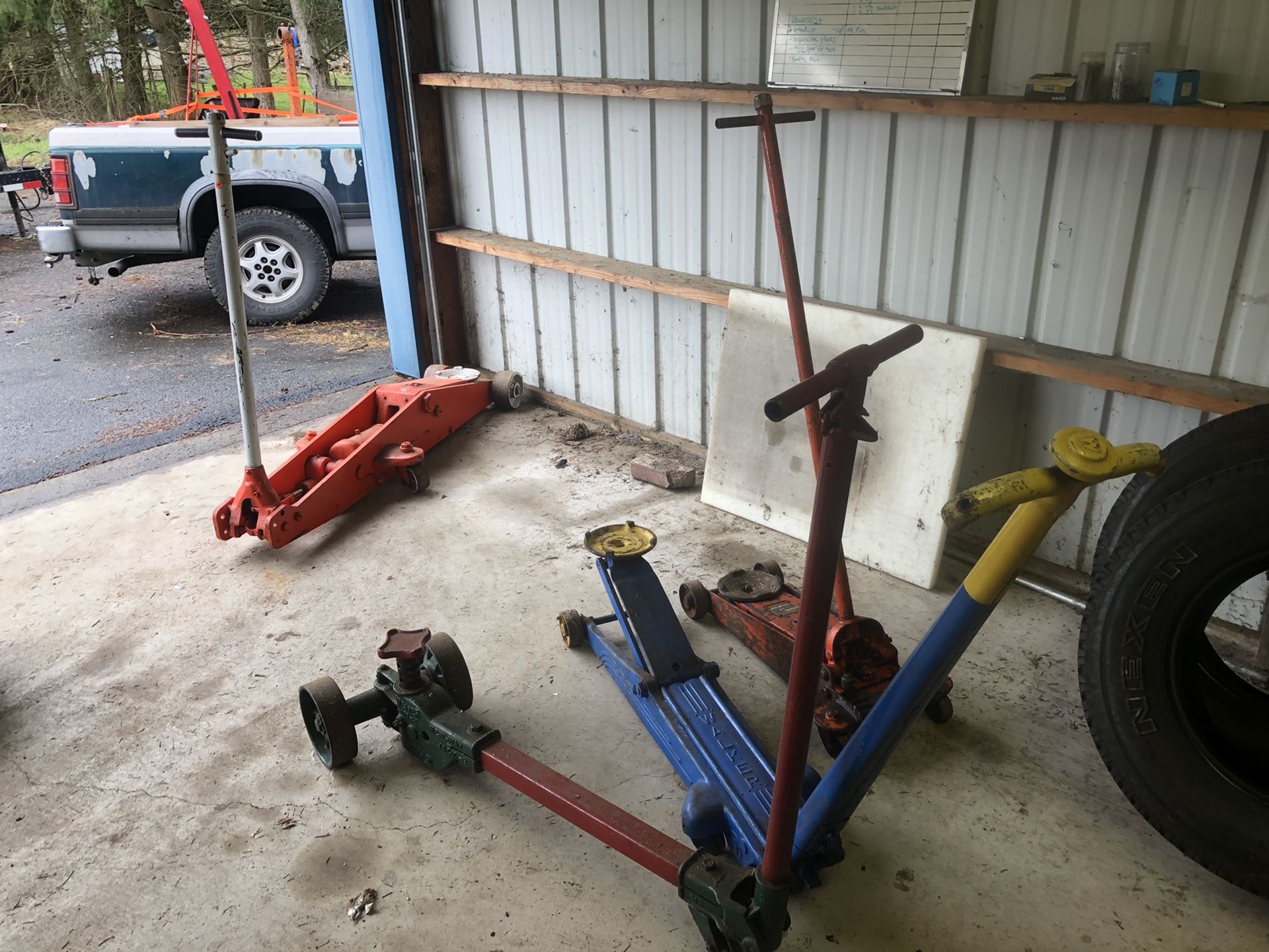 Antique weaver floor jack for Sale in WA OfferUp