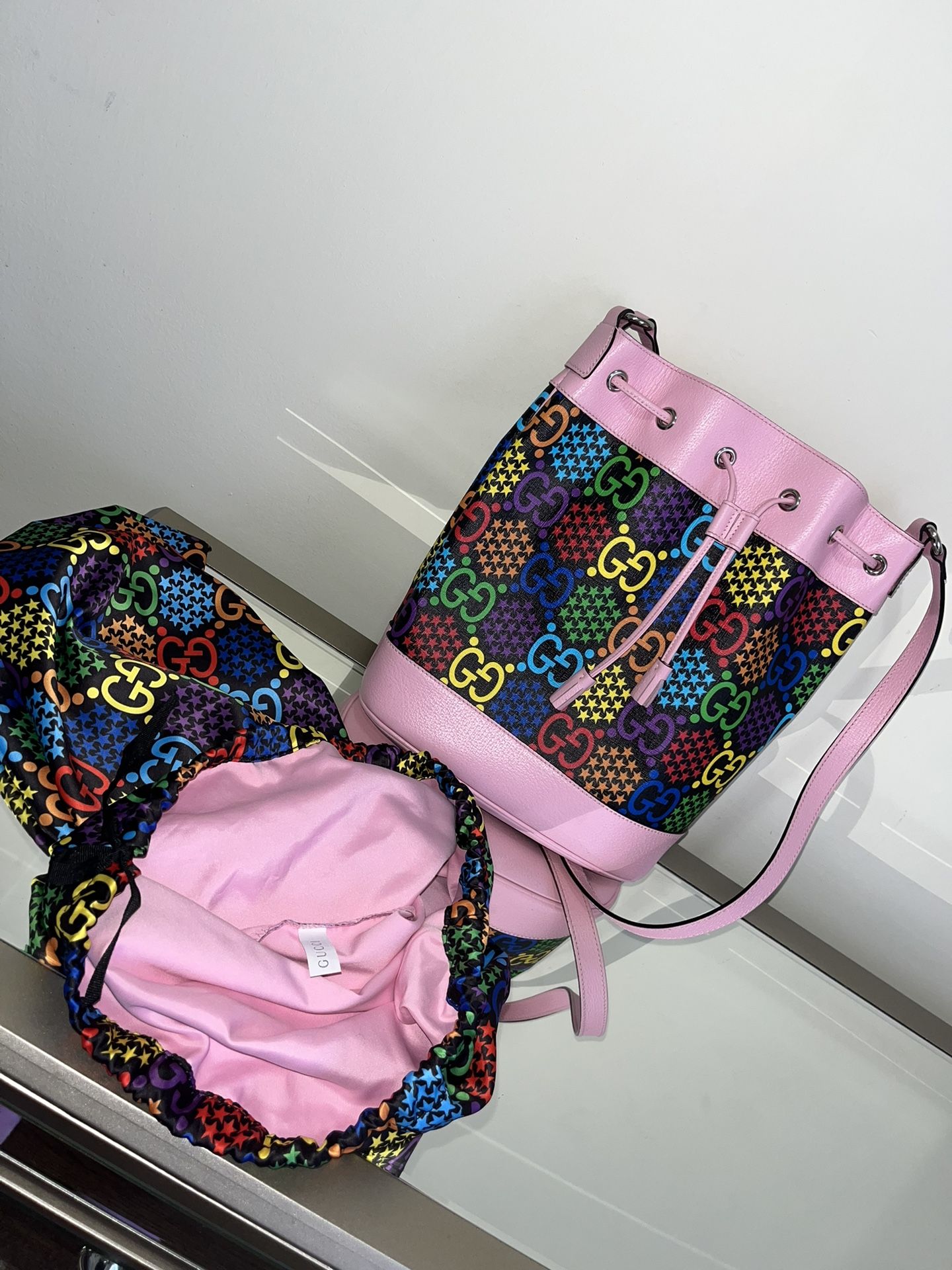 Gucci Psychedelic GG bucket Bag Pink/black