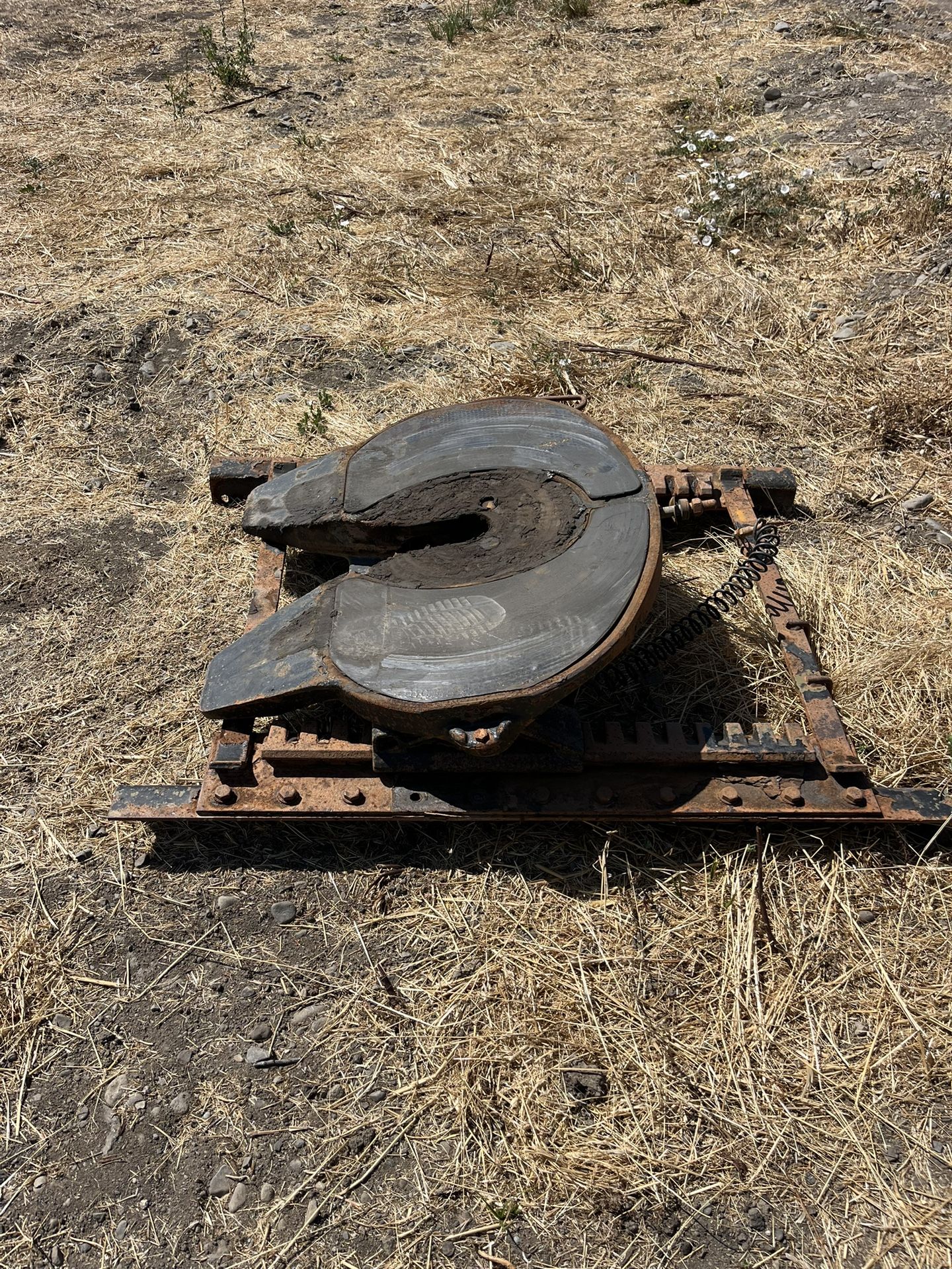 Holland Sliding 5th Wheel