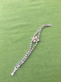 Faux diamond bracelet with latch hook