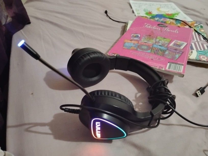 Gaming Headset Was Built-in LED Lights