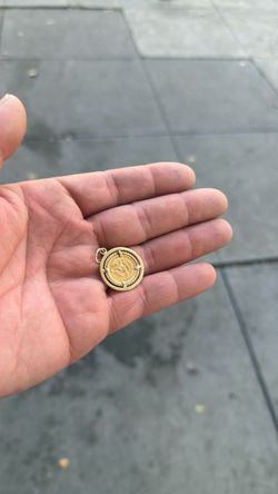 Dos y medio coin 22k in a 14k bezel