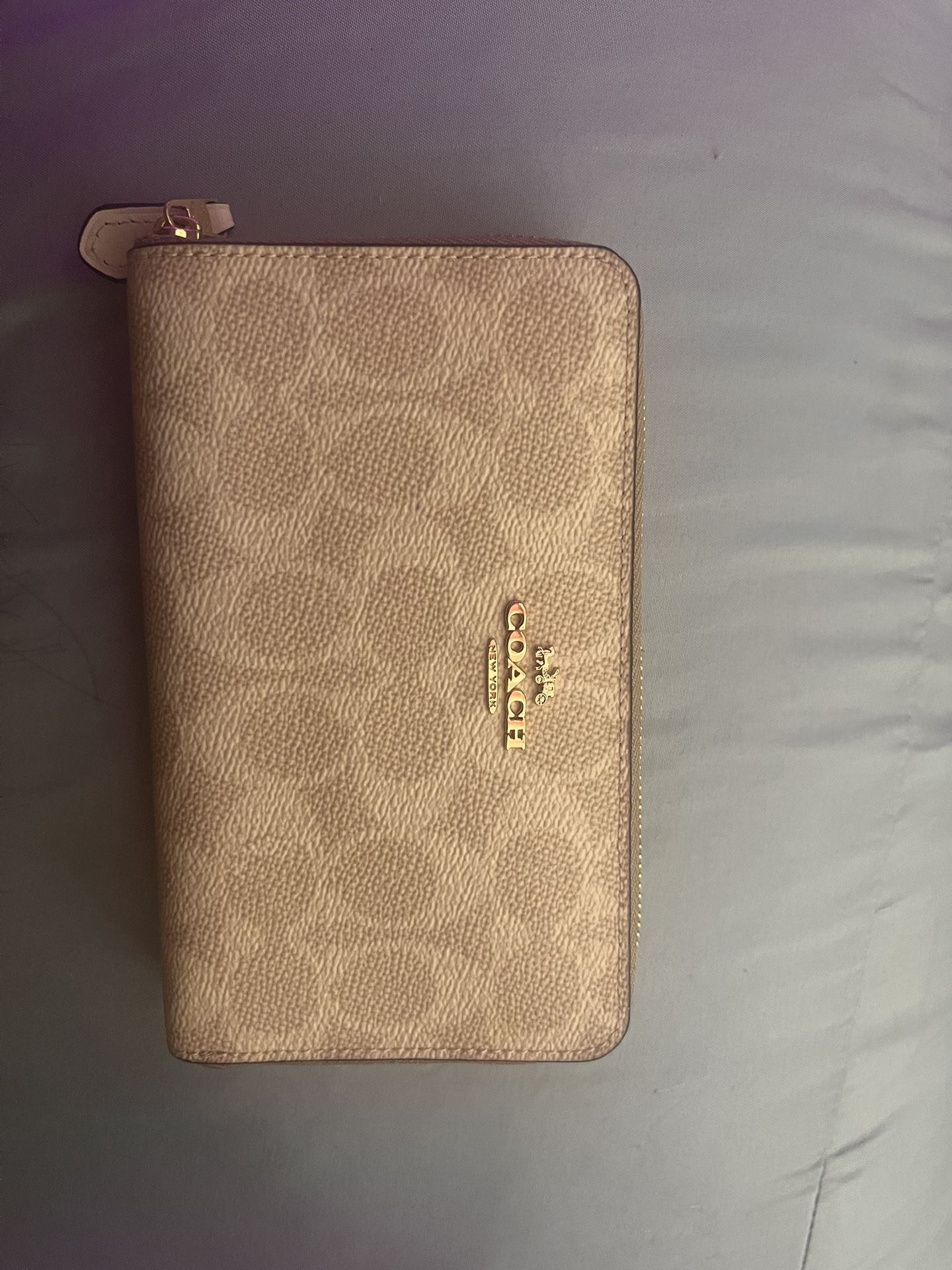 Coach Medium Zip Wallet