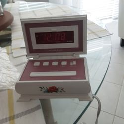 Electronic Digital Alarm Clock