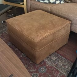 storage ottoman 