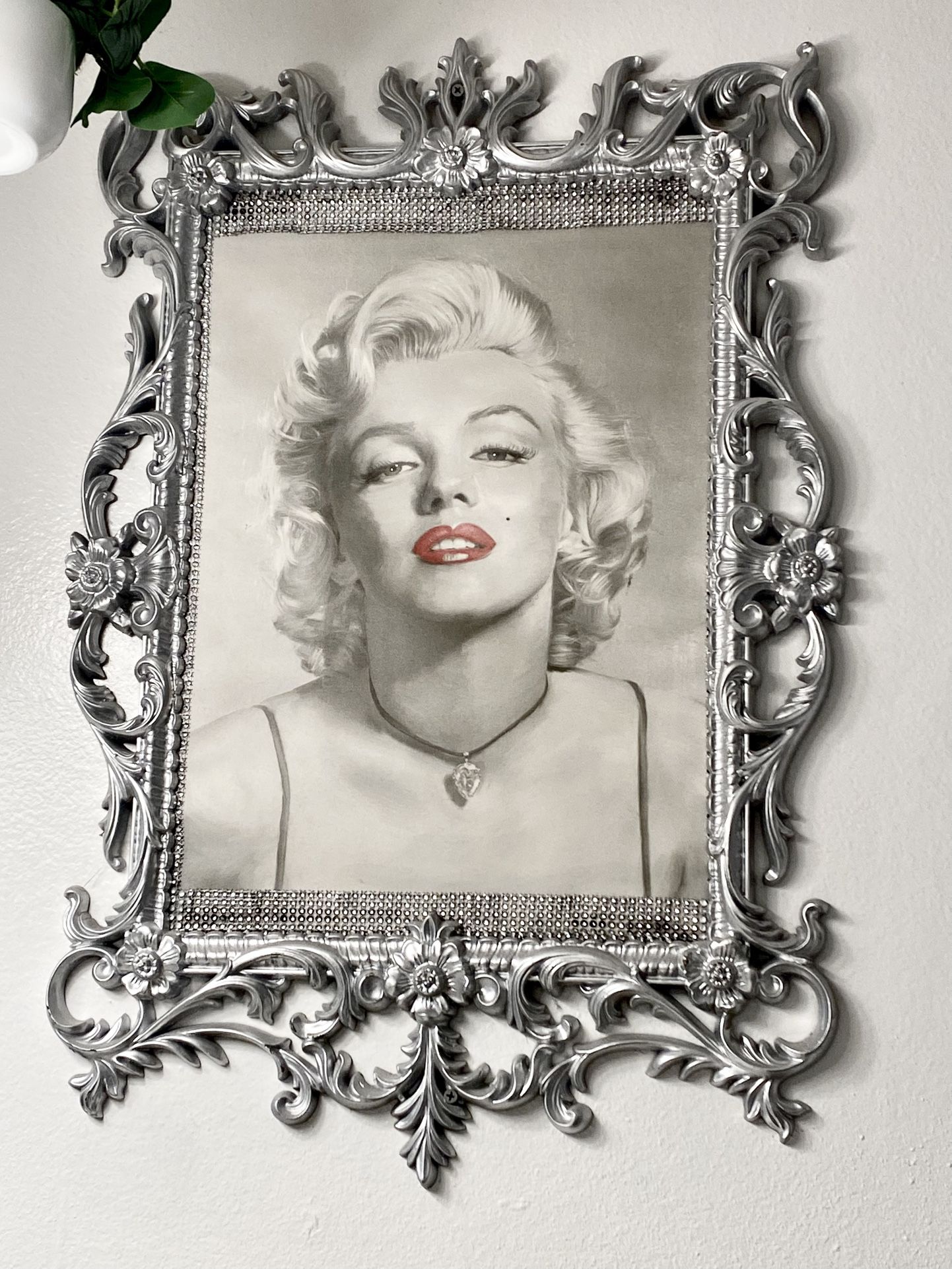 Marilyn Monroe Cloth Like Material Poster + Antique Frame