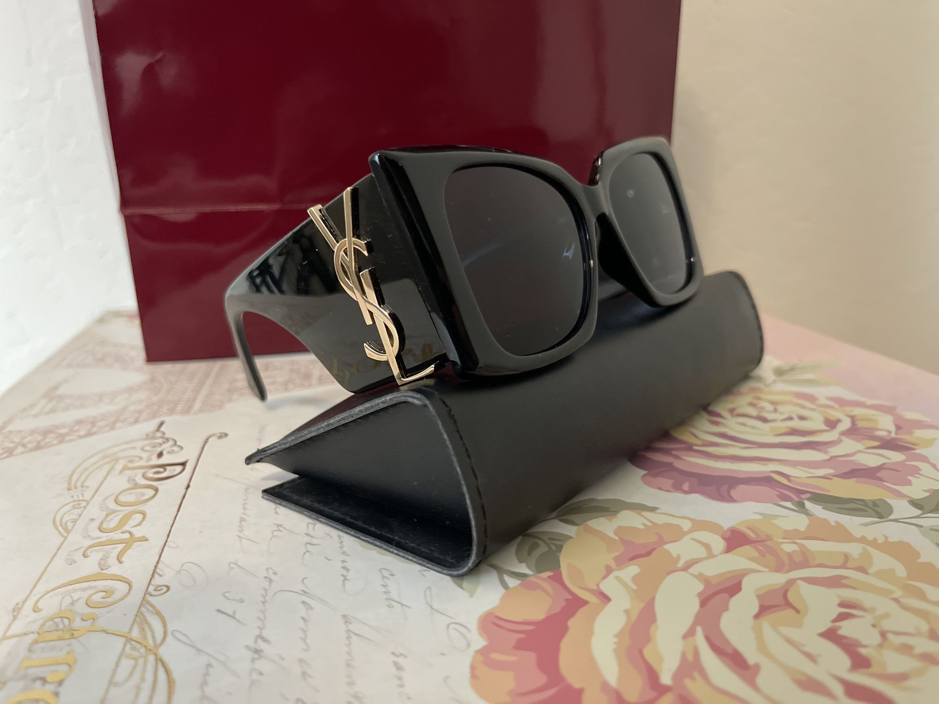 Sunglasses 