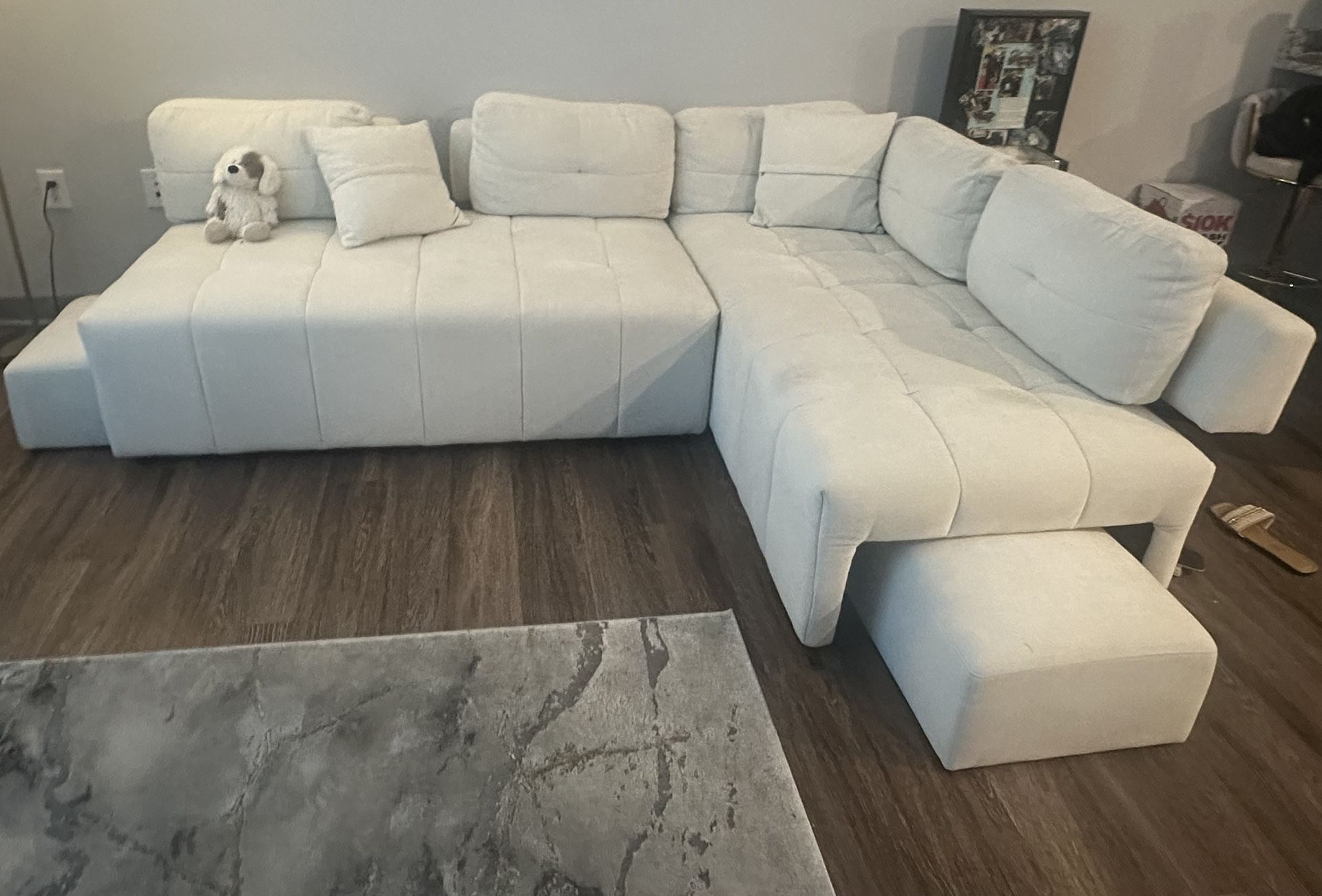 Beginner Sectional With 2 Ottomans