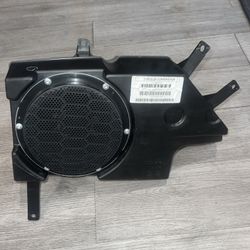14-18 JEEP CHEROKEE REAR SUBWOOFER SUB SPEAKER ASSY 0(contact info removed)AB OEM
