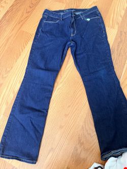 Old Navy Mid rise Wow Boot cut jeans 12 short