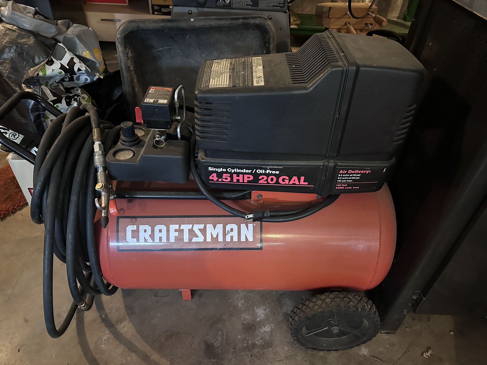 Craftsman 4.5 HP 20 Gallon Oil-Free Air Compressor