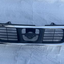 98-2000 Nissan Frontier Grille