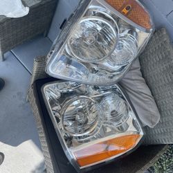 2007-2014 Gmc Yukon Headlights 
