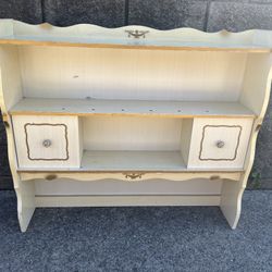 French Provincial hutch/bookcase 