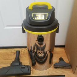 NEW cond  POWERFUL  , STANLEY 4.O HP  VACUUM  WITH COMPLETE ATTACHMENTS  , ACCESSORIES  , AMAZING SUCTION  , WORKS EXCELLENT  , IN THE BOX 