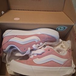Vans hoes