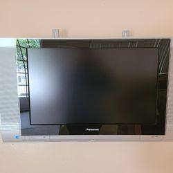 26 Inch Panasonic HDTV Viera TV 
