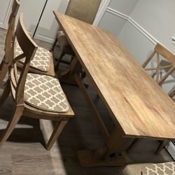 Table With 4 Wooden Matching Chairs !!
