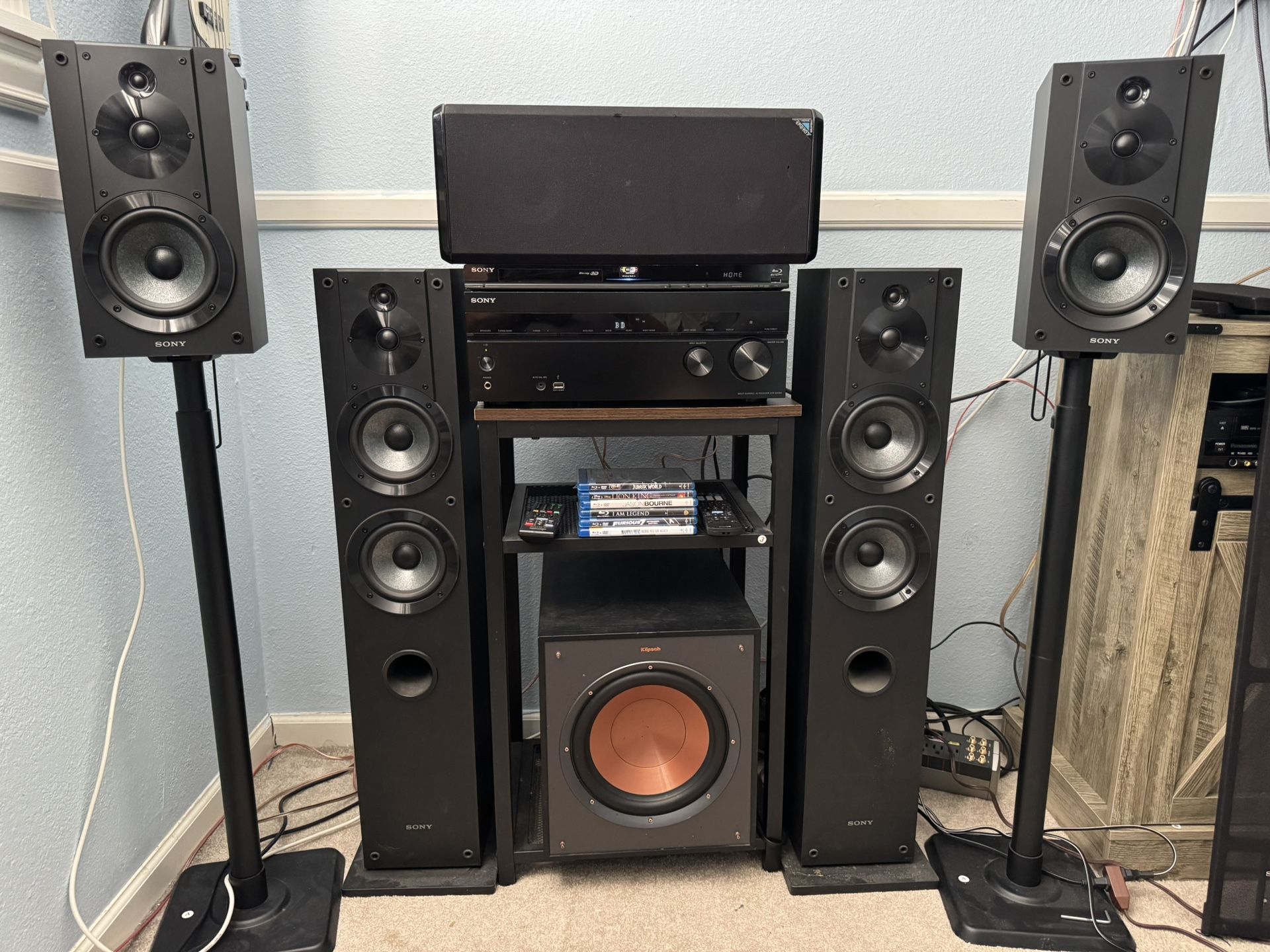 Home Theater Surround System in Great Condition 