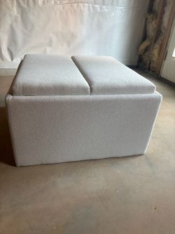 Henredon Sona Fabric Storage Ottoman with Reversible Wood Tray Tops, New in Box, Retail $229.99. Our price is $129