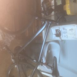 Raleigh Bikes Misceo 2.0 All Black