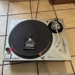 Technics sl-1200mk5 Fully tuned up, Ready for the new owner!!!
