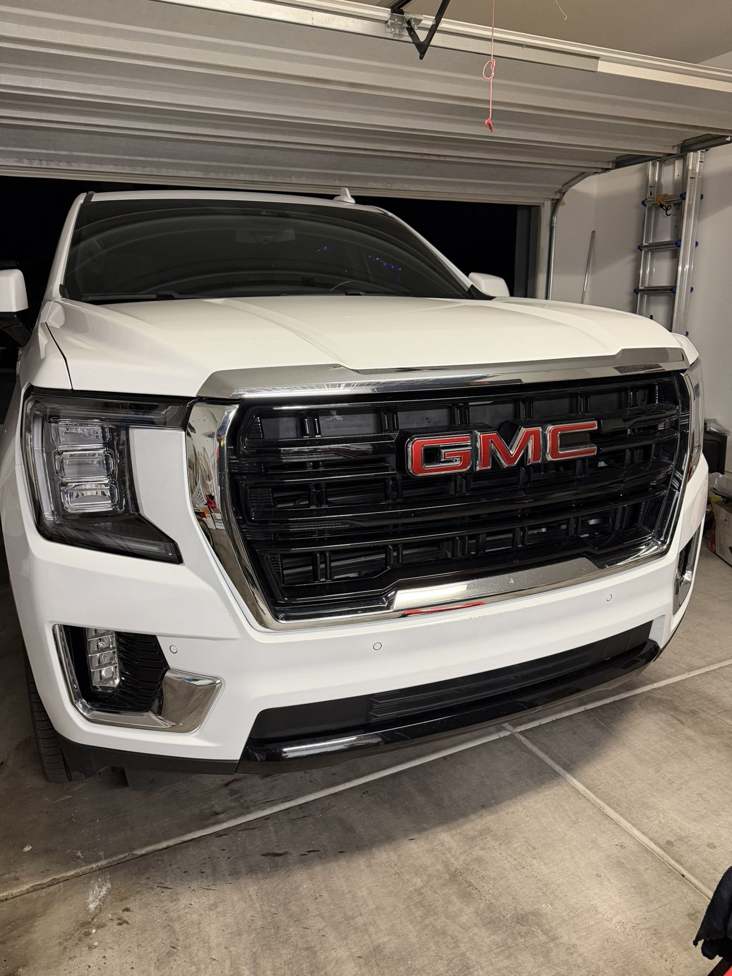2021-2024 GMC Yukon Grill