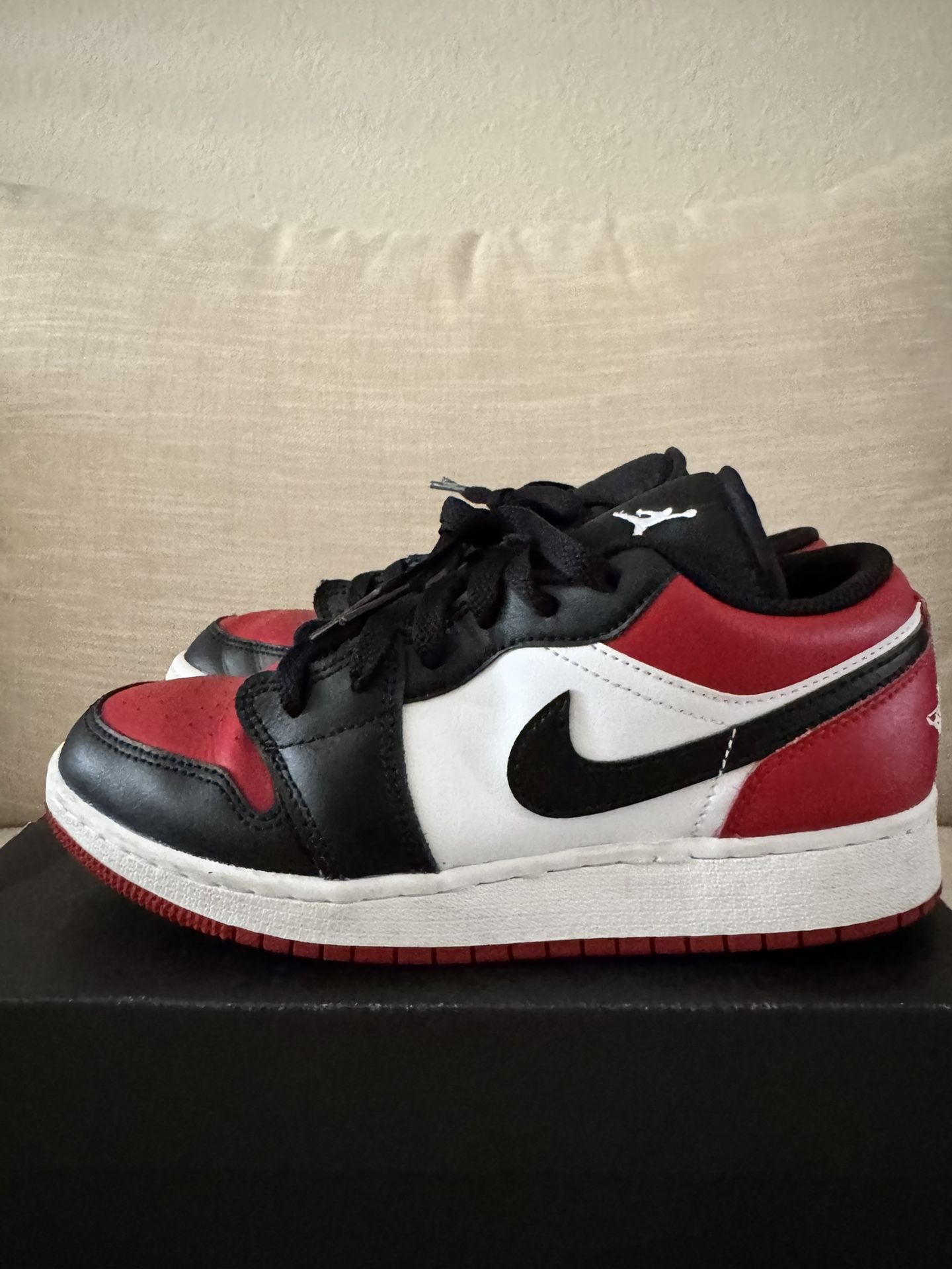 jordan 1 low bred toe size 5 used