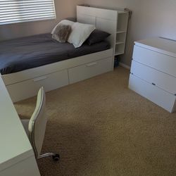 Bedroom Furniture Set 