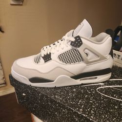 New!! Jordan 4 "Military Black" Size 12 Mens