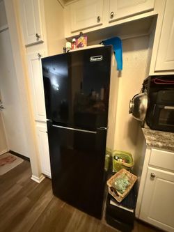 Magic Chef refrigerator,  2 door