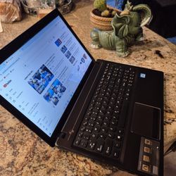 Lenovo 16.9" Windscreen Hd GLOSSY FULL KEYBOARD 500 Storage 8 Ram Super Fast 